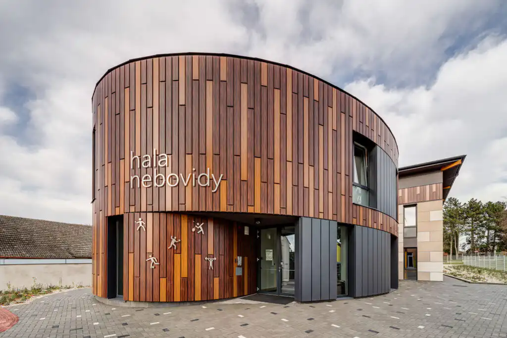 Imitace dřeva na fasádě DEKMETAL