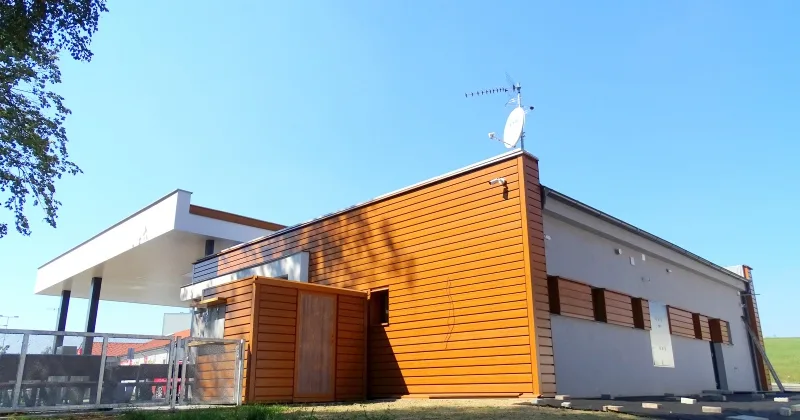 Designové opláštění čerpací stanice ve Zruči nad Sázavou