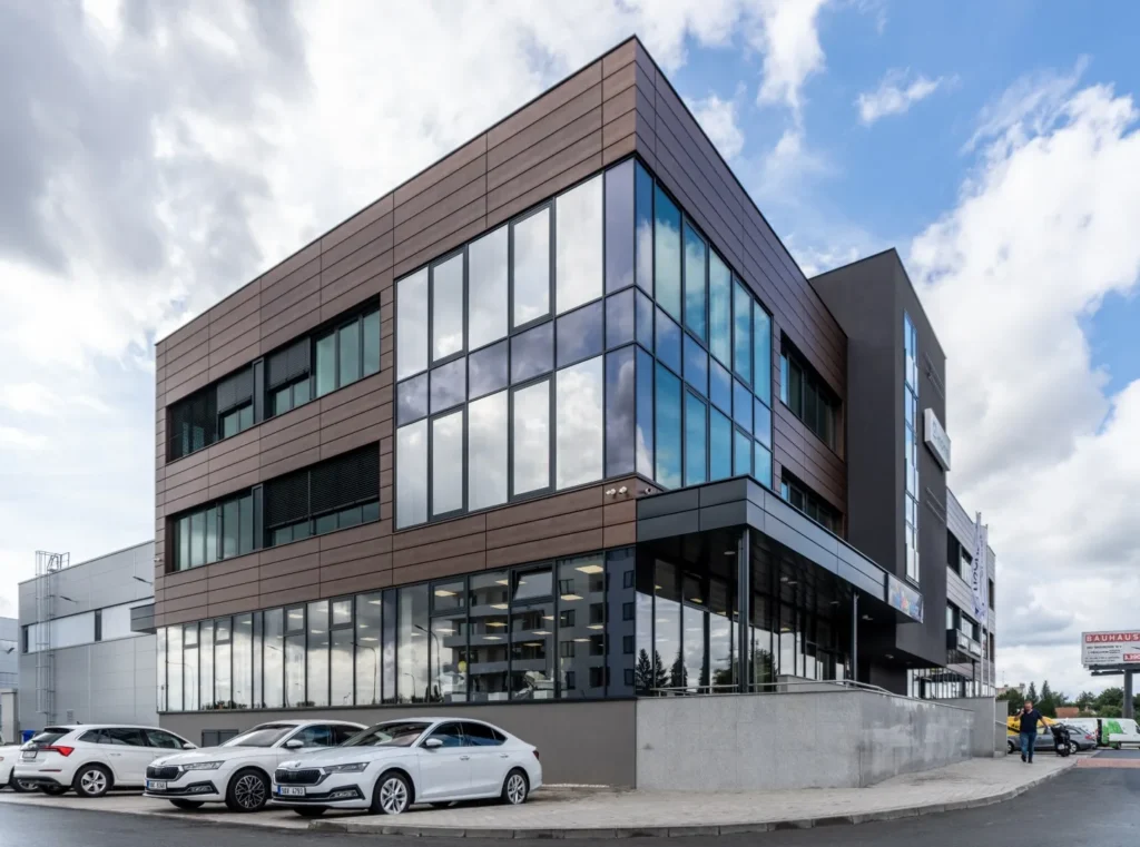 Alternativa k bondům na administrativní budově Hochtief v Brně