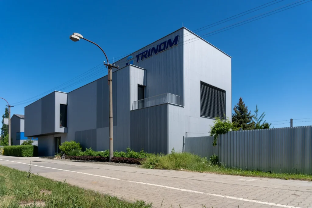 Vizuálně atraktivní řešení fasády budovy Trinom v Přerově