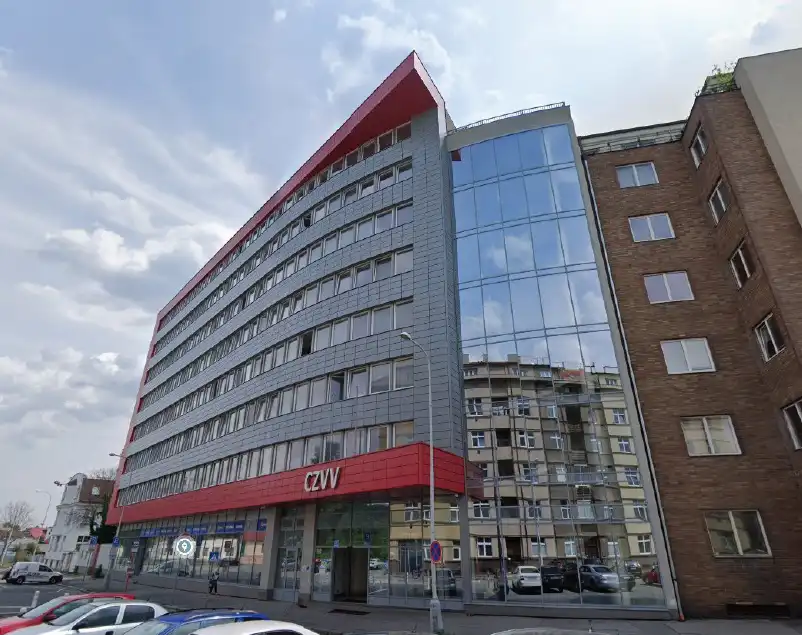 Boletický panel CERMAT v Praze po rekonstrukci fasádním systémem DEKMETAL