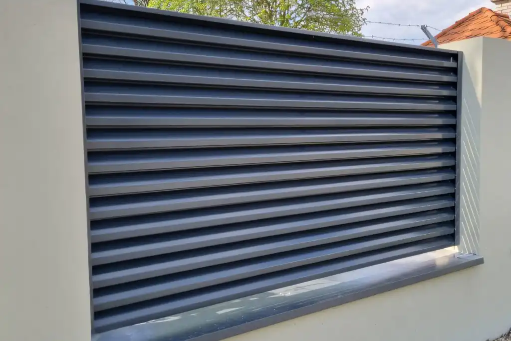 DEKMETAL plotová výplň pro designový plechový plot